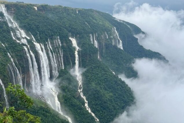 Romantic Escapade to Meghalaya - 6 Days Honeymoon Tour Package